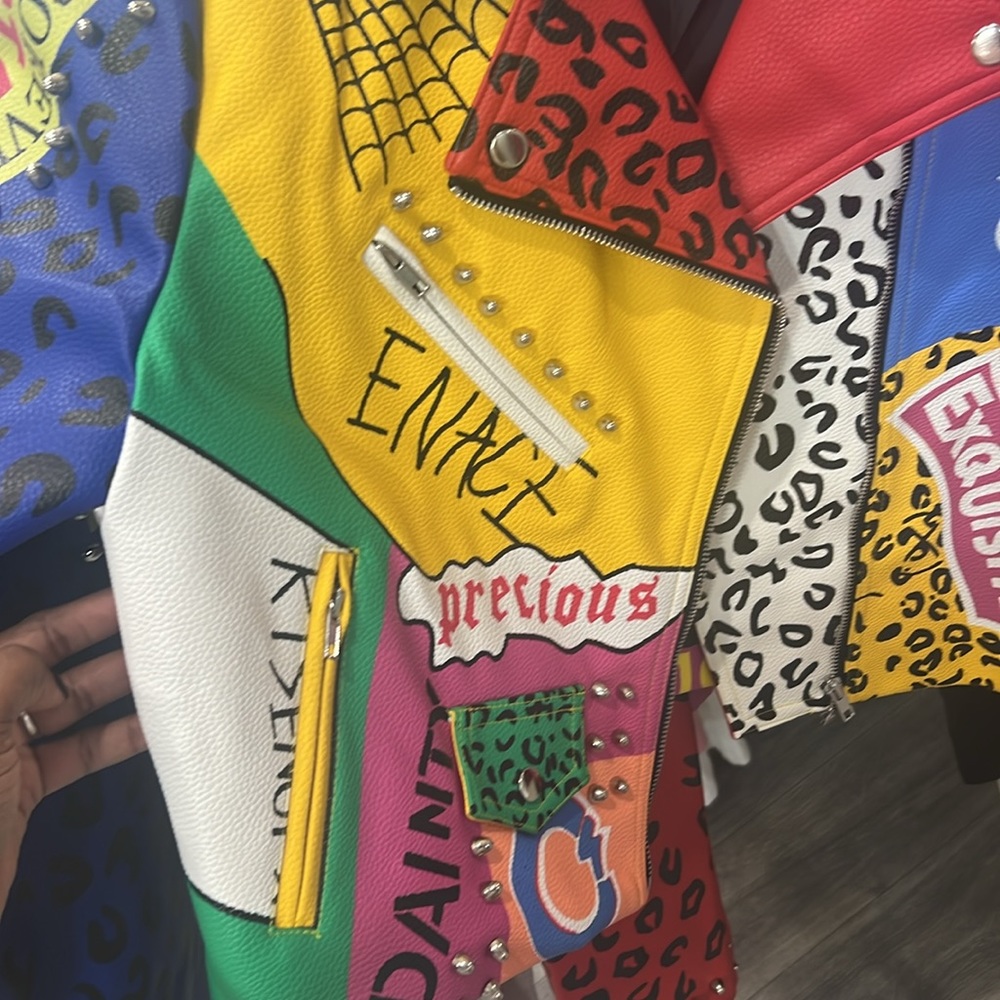Graphic Jacket - Picture 2 of 4